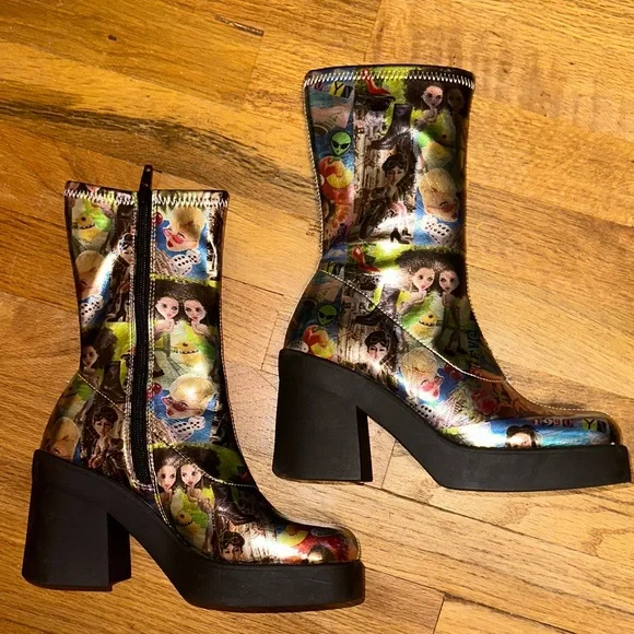 Steve Madden Multicolor Graphic Boots - Picture 5 of 8